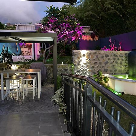 Hostal 170 Room 16 Service Appartement Le Tampon Bagian luar foto